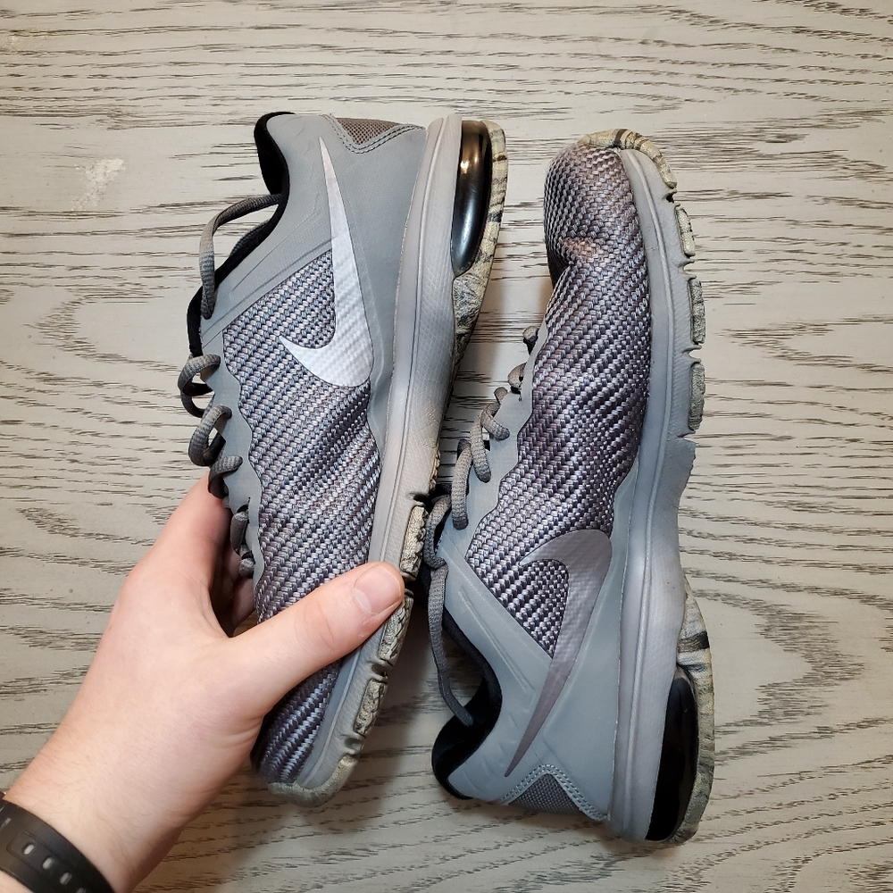 Nike Max Air Size 8 men Good Condition.